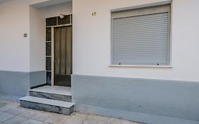 Place To Be Athens Apartment